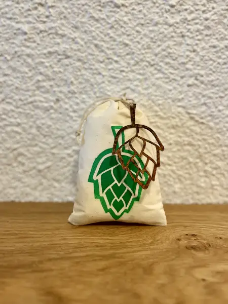 Neu in unserem Shop - Hopfensäckchen mit dekorativer Hopfendolde